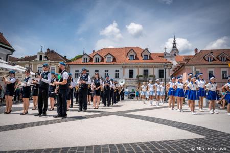 Opoldne po godbeno  (10)
